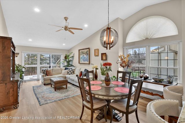 6528 Brook Trail 21, Lansing, MI 48917