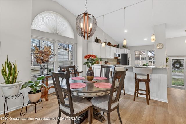 6528 Brook Trail 21, Lansing, MI 48917