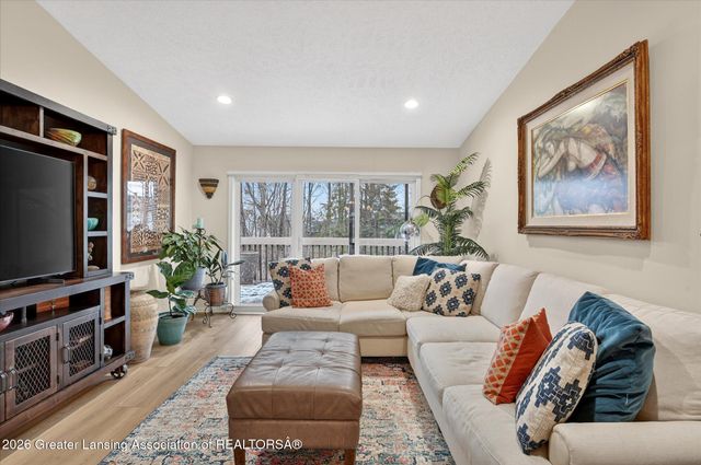 6528 Brook Trail 21, Lansing, MI 48917