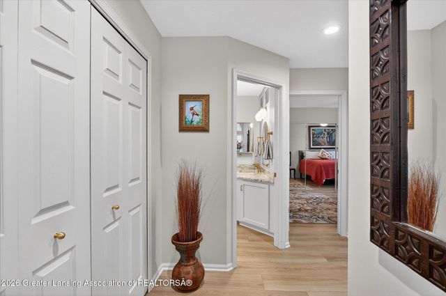 6528 Brook Trail 21, Lansing, MI 48917