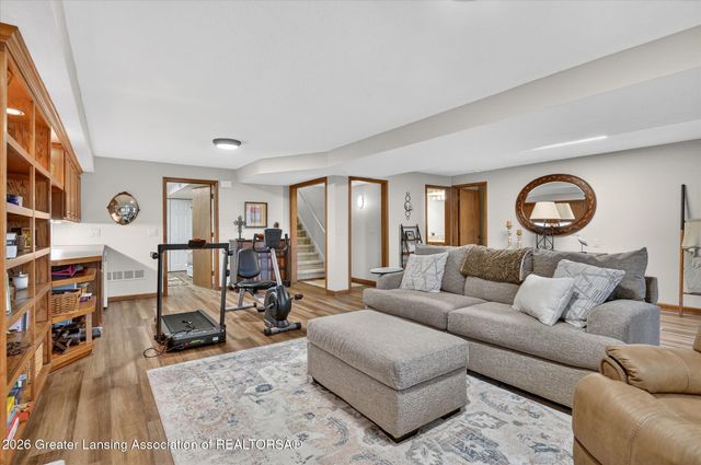 6528 Brook Trail 21, Lansing, MI 48917