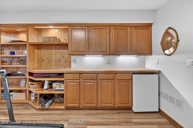 6528 Brook Trail 21, Lansing, MI 48917