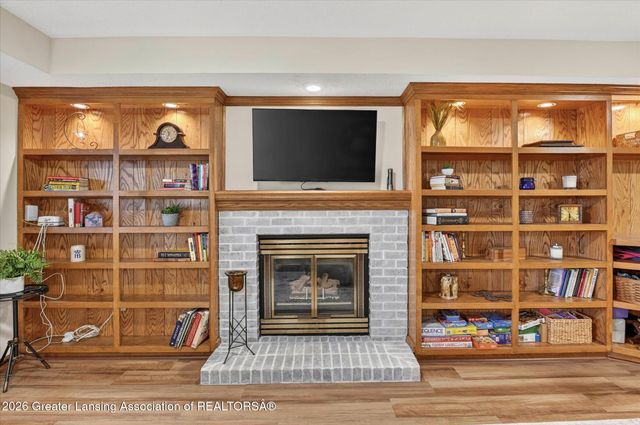 6528 Brook Trail 21, Lansing, MI 48917