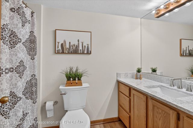 6528 Brook Trail 21, Lansing, MI 48917