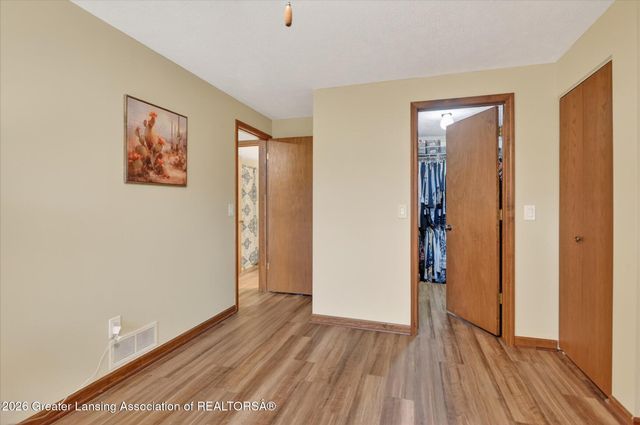 6528 Brook Trail 21, Lansing, MI 48917