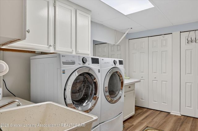 6528 Brook Trail 21, Lansing, MI 48917