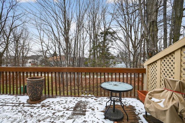 6528 Brook Trail 21, Lansing, MI 48917