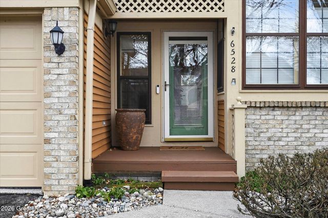 6528 Brook Trail 21, Lansing, MI 48917