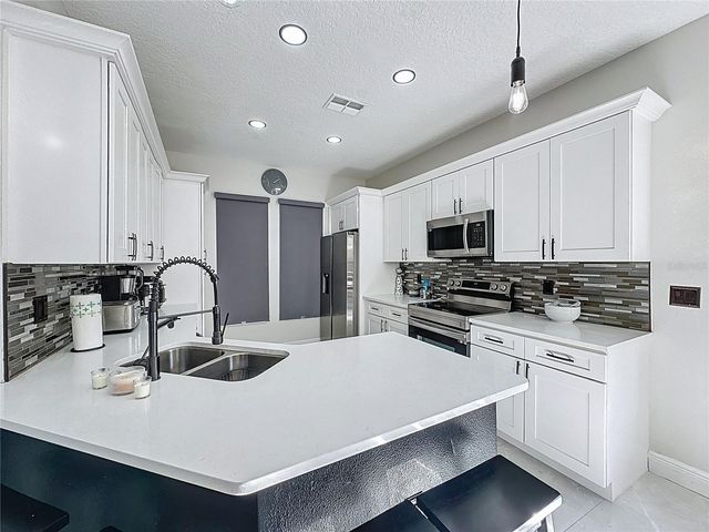 166 MINNIEHAHA CIRCLE, Haines City, FL 33844