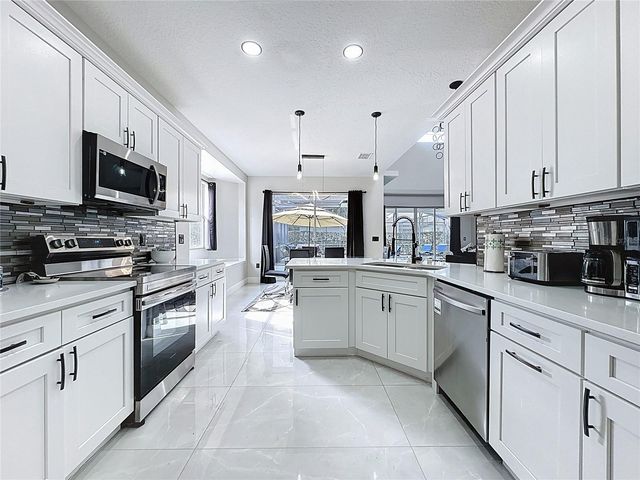 166 MINNIEHAHA CIRCLE, Haines City, FL 33844