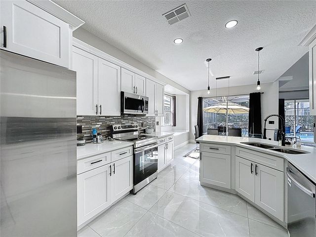 166 MINNIEHAHA CIRCLE, Haines City, FL 33844