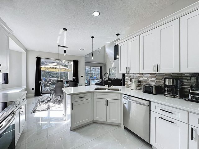 166 MINNIEHAHA CIRCLE, Haines City, FL 33844