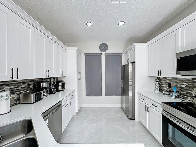 166 MINNIEHAHA CIRCLE, Haines City, FL 33844