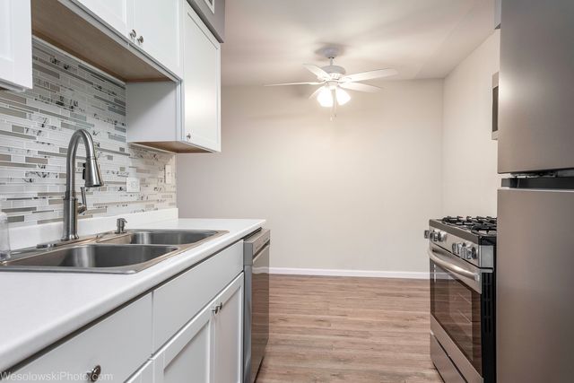 1375 Rebecca Drive 408, Hoffman Estates, IL 60169