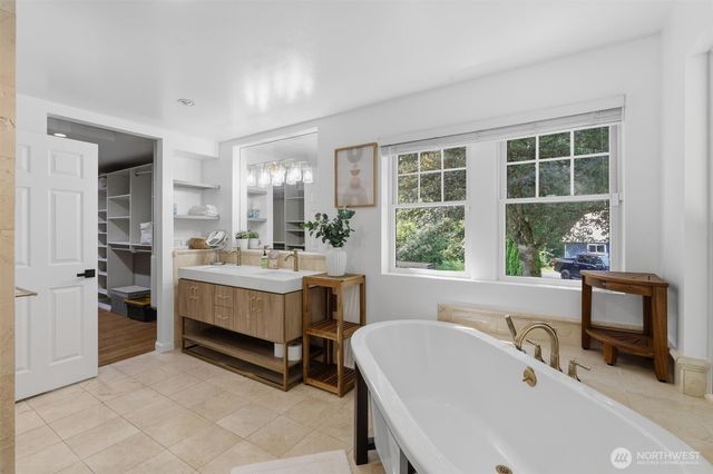 20425 Little Bearcreek Road, Woodinville, WA 98072