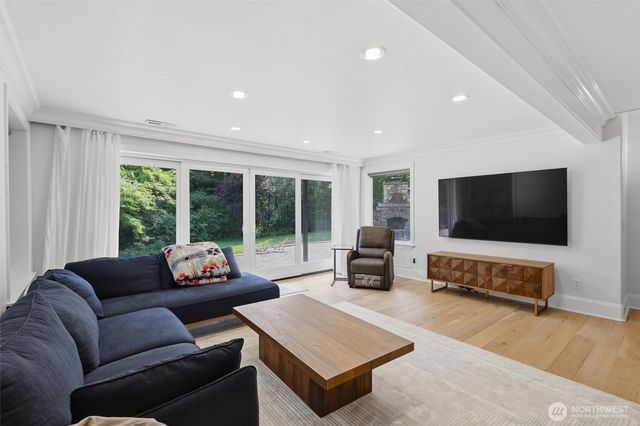 20425 Little Bearcreek Road, Woodinville, WA 98072