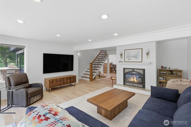 20425 Little Bearcreek Road, Woodinville, WA 98072