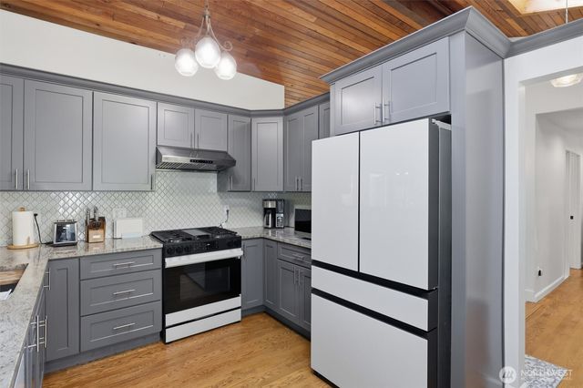 20425 Little Bearcreek Road, Woodinville, WA 98072