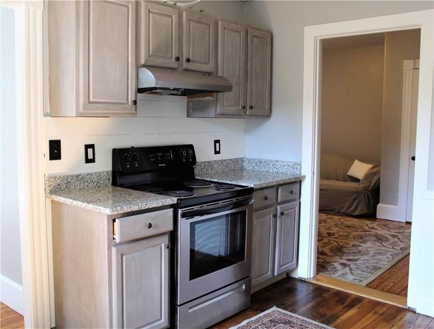 25 West Narragansett Avenue B, Newport, RI 02840