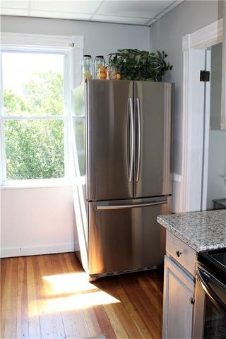 25 West Narragansett Avenue B, Newport, RI 02840