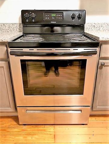 25 West Narragansett Avenue B, Newport, RI 02840