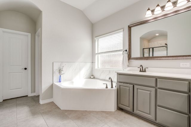 1616 Glade Meadows Drive, Burleson, TX 76058