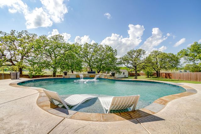 1616 Glade Meadows Drive, Burleson, TX 76058