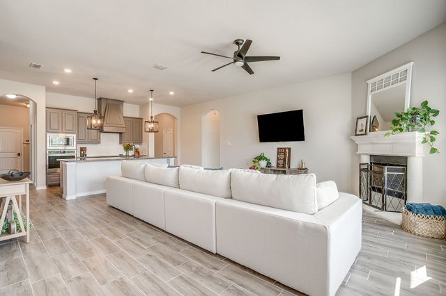 1616 Glade Meadows Drive, Burleson, TX 76058