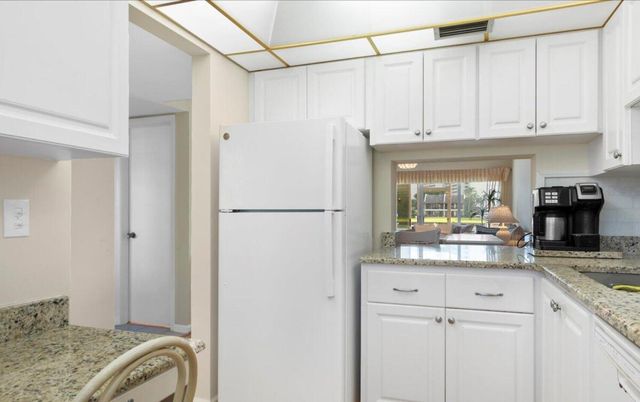 20 YACHT CLUB Drive 104, North Palm Beach, FL 33408