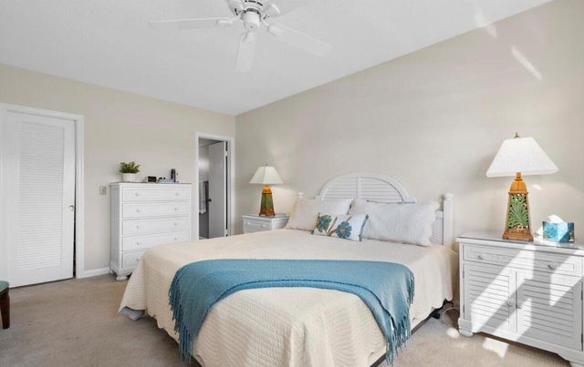 20 YACHT CLUB Drive 104, North Palm Beach, FL 33408