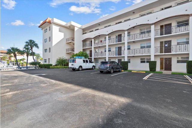 20 YACHT CLUB Drive 104, North Palm Beach, FL 33408