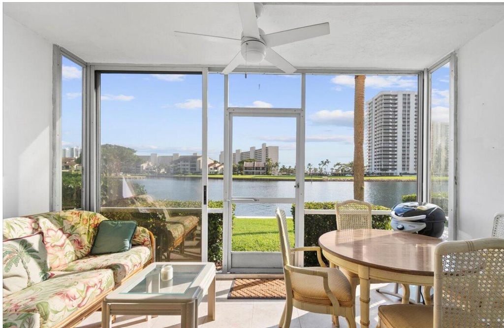 20 YACHT CLUB Drive 104, North Palm Beach, FL 33408