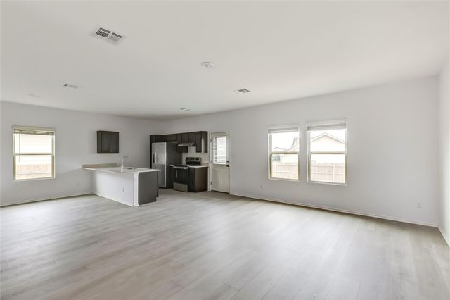 772 Circle WAY, Jarrell, TX 76537