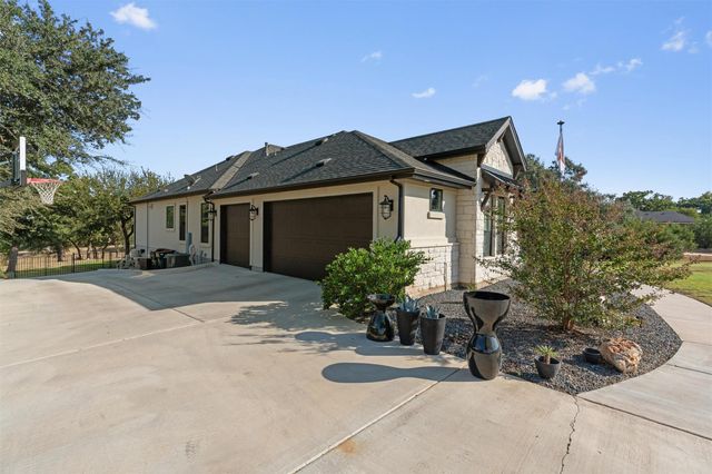 1008 Eagle Point DR, Georgetown, TX 78628