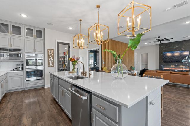 1008 Eagle Point DR, Georgetown, TX 78628