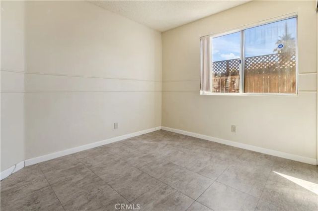 1800 Sierra View, Lancaster, CA 93535