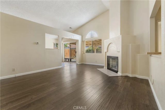1800 Sierra View, Lancaster, CA 93535
