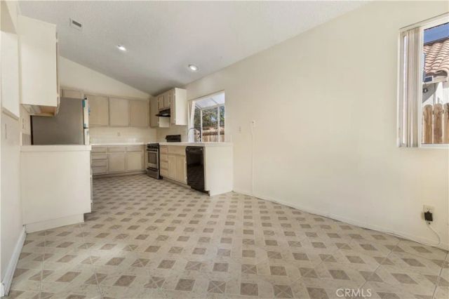 1800 Sierra View, Lancaster, CA 93535
