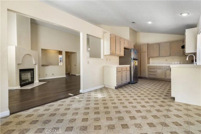 1800 Sierra View, Lancaster, CA 93535