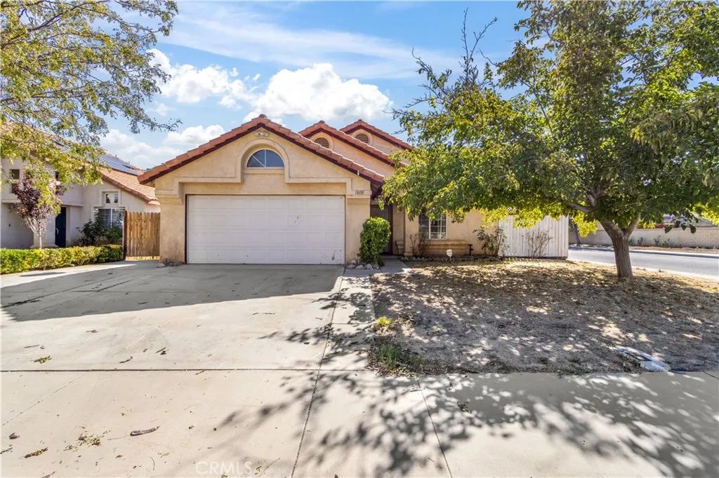 1800 Sierra View, Lancaster, CA 93535