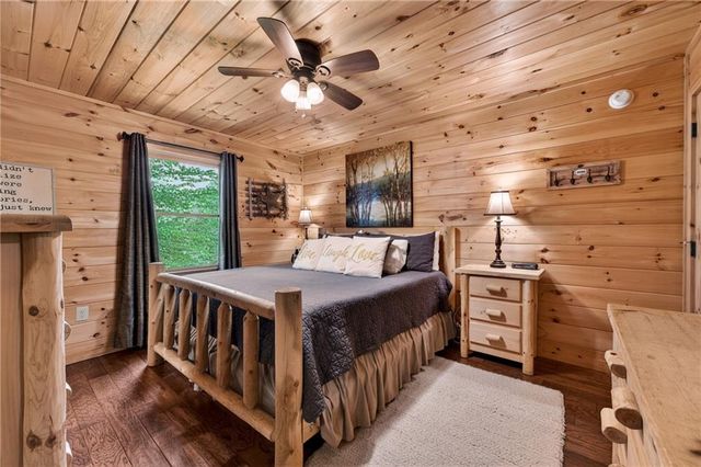 72 S Old Aska Road, Blue Ridge, GA 30513
