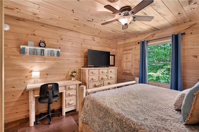 72 S Old Aska Road, Blue Ridge, GA 30513