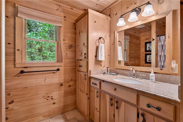 72 S Old Aska Road, Blue Ridge, GA 30513
