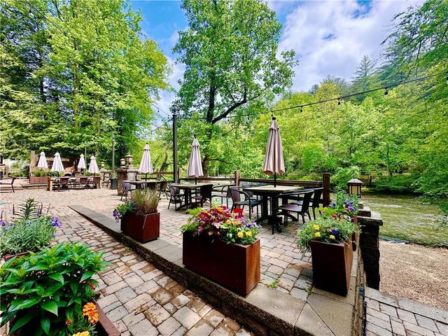 72 S Old Aska Road, Blue Ridge, GA 30513
