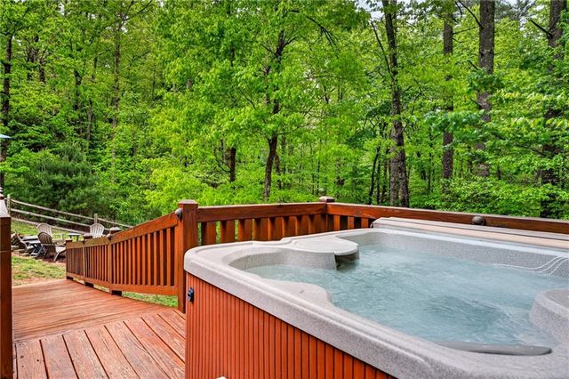 72 S Old Aska Road, Blue Ridge, GA 30513