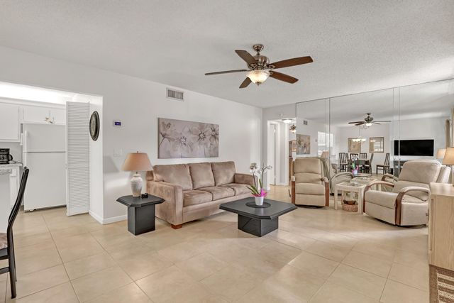 337 Pine Ridge Circle D-2, Greenacres, FL 33463