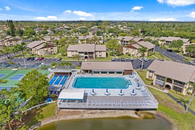 337 Pine Ridge Circle D-2, Greenacres, FL 33463