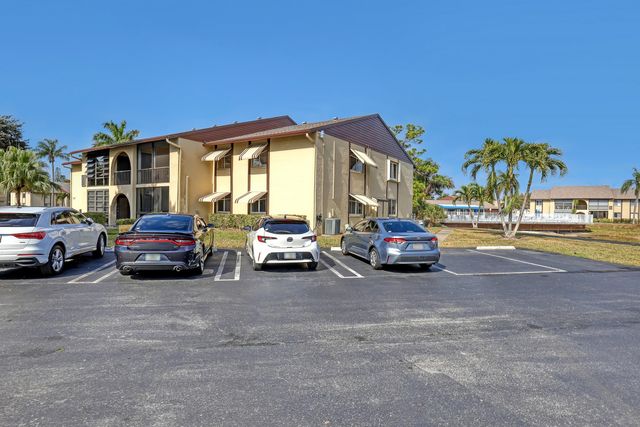 337 Pine Ridge Circle D-2, Greenacres, FL 33463