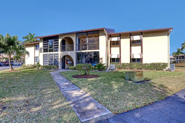 337 Pine Ridge Circle D-2, Greenacres, FL 33463