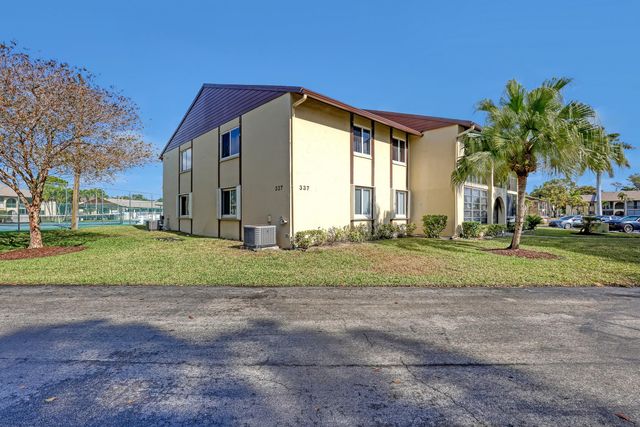 337 Pine Ridge Circle D-2, Greenacres, FL 33463
